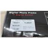 Image 5 : ViewSonic DP701WWH 7" Digital Photo Frame (2007), Power Adapter, Stand, & Manuals