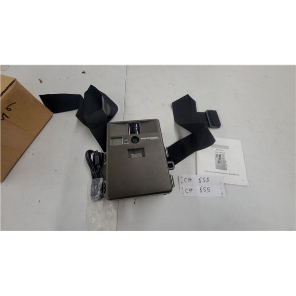 Wildview Xtreme II STC-TGL1 Trail Camera with Strap, Cable, and User's Manual