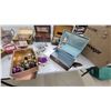 Image 8 : Assortment of Jewelry Boxes with Costume Jewelry, Beaded Necklaces, Pearls, and More