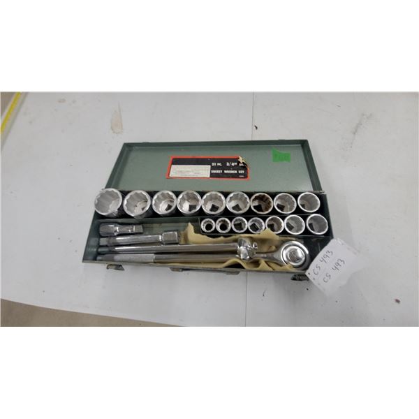 21-Piece 3/4" Drive Socket Wrench Set with Ratchet, Extensions and Metal Case