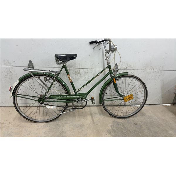 CCM Grand Touring Vintage Bicycle with Front Light, Rear Rack, and 1973 Winnipeg License Plate, 26"
