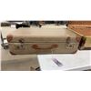 Image 3 : Three Vintage Suitcases