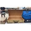 Image 4 : Three Vintage Suitcases