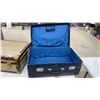 Image 7 : Three Vintage Suitcases