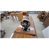 Image 4 : Antique Singer Model 66 Treadle Sewing Machine with Gold Grapevine Decals and Oak Cabinet