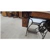 Image 8 : Antique Singer Model 66 Treadle Sewing Machine with Gold Grapevine Decals and Oak Cabinet