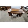 Image 9 : Antique Singer Model 66 Treadle Sewing Machine with Gold Grapevine Decals and Oak Cabinet