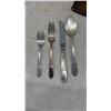 Image 5 : Two Vintage Silver-Plated Flatware Sets in Boxes, Silco and Unbranded