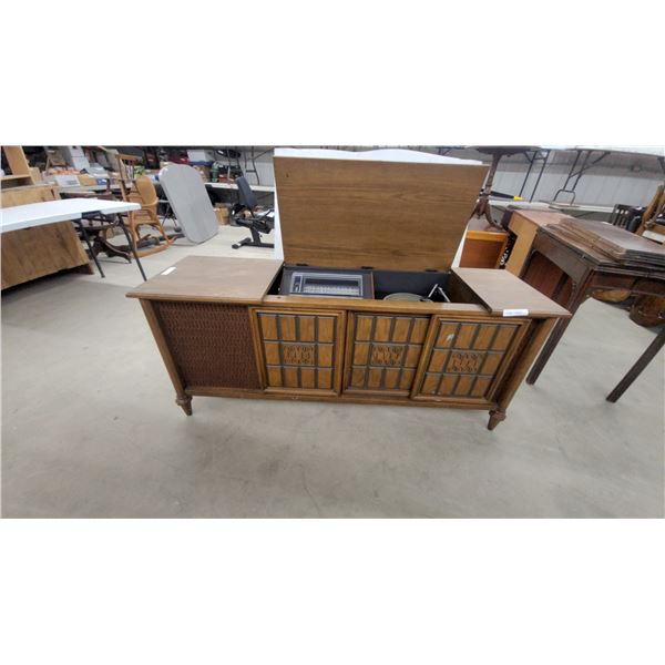 Vintage Philips 22RH914 Hi-Fi Stereo Console with AM/FM Receiver and Turntable, Circa 1970-1973