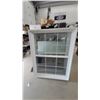 Image 1 : 2 x Merick White Vinyl Double-Hung Window with 6-over-6 Grille Pattern 46" x 60"