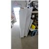 Image 2 : 2 x Merick White Vinyl Double-Hung Window with 6-over-6 Grille Pattern 46" x 60"