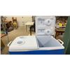 Image 6 : Rubbermaid Durachill Large 5-Day Wheeled Cooler with Split Lid and 4 Deep Cup Holders