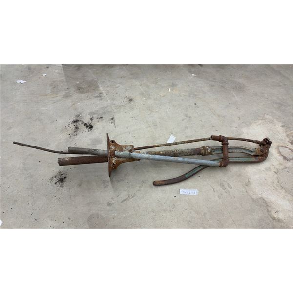 Antique F.E. Myers & Bro. Ashland Ohio Cast Iron Hand Pump Head with Handle and Piping