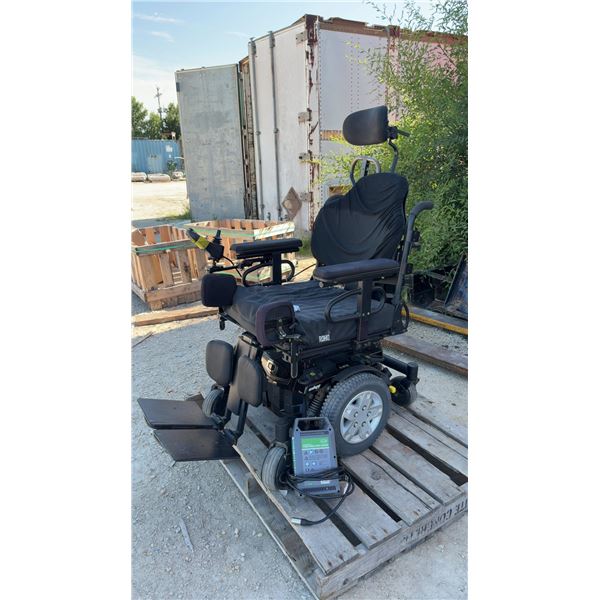 Quantum Edge HD Power Wheelchair, 2019 Model, 4 Speeds, Power Tilt/Recline, & Charger.