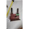 Image 3 : Gray Three-Jaw Gear Puller with T-Handle and Red Heavy-Duty Pipe Vise with Serrated Jaws