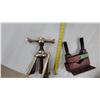 Image 5 : Gray Three-Jaw Gear Puller with T-Handle and Red Heavy-Duty Pipe Vise with Serrated Jaws
