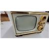 Image 3 : Vintage Emerson 912 Series Portable Television with 8" Screen, Circa 1956-1957