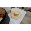 Image 7 : Vintage Oval Leather Hat Box with Brass Latch and Straw Hat and Feathers