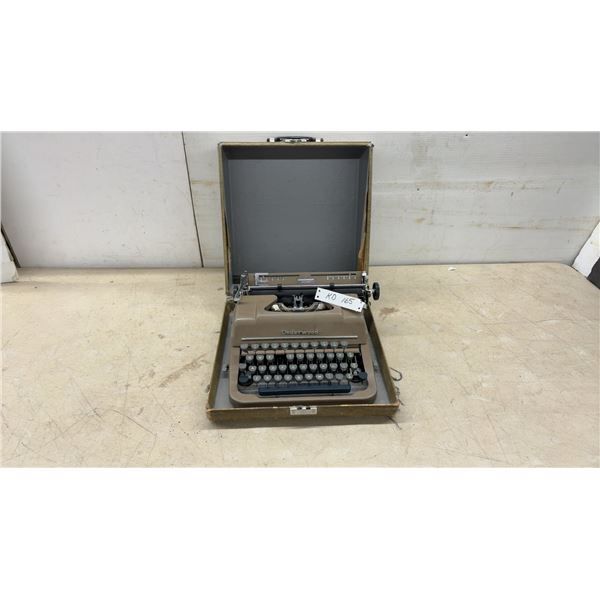Underwood Correspondent Portable Typewriter With Case, Made in Canada, Circa 1950s