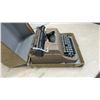 Image 6 : Underwood Correspondent Portable Typewriter With Case, Made in Canada, Circa 1950s
