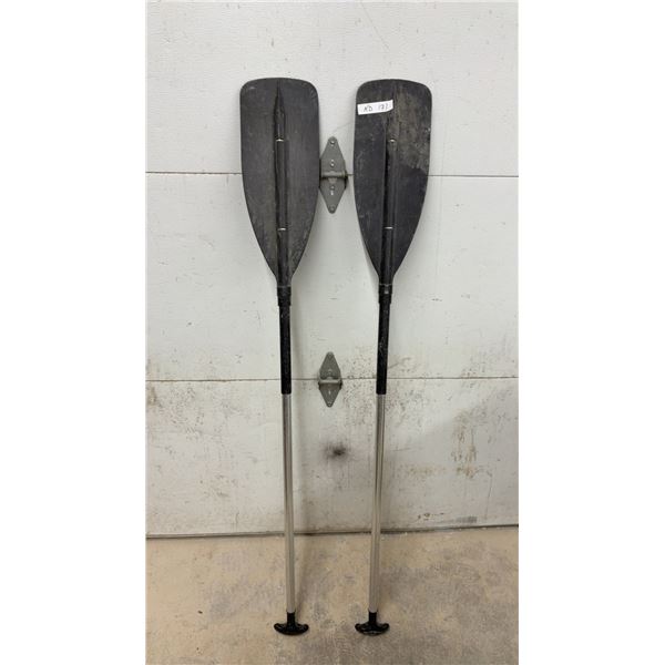 Pair of KD 171 Caveless Kayak Paddles with Black Blades and Aluminum Shafts