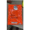 Image 2 : Lot of Safety Gear: 2 3M Scotchlite Micromesh Polyester T-Shirts, 2 Pioneer Vests, 2 Hard Hats