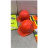 Image 5 : Lot of Safety Gear: 2 3M Scotchlite Micromesh Polyester T-Shirts, 2 Pioneer Vests, 2 Hard Hats