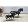 Image 4 : Collection of Horse Figurines: 2 Black & White Ceramic Mare & Foal Sets and More