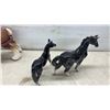 Image 5 : Collection of Horse Figurines: 2 Black & White Ceramic Mare & Foal Sets and More