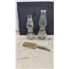 Image 1 : Vintage Silver-Plated Crumb Scoop with Flying Ducks Design and Two Glass Oil Lamps with Chimneys
