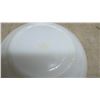 Image 5 : 4 Milk Glass Mixing Bowls, 3 Federal, 1 Fire-King Milk & Anchor Hocking Gold Trim Glass Bowls