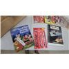 Image 8 : Mastercraft Scroll Saw, Model 055-6750-8 with Manual Woodworking Books Extra Blades and a Wood