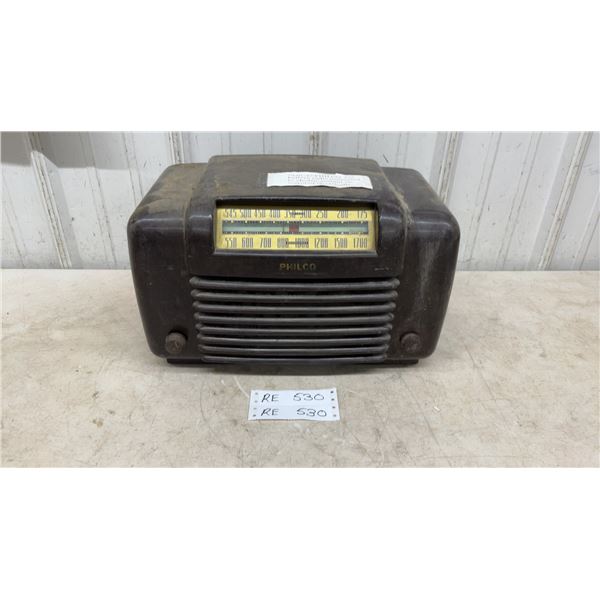 Philco Bakelite Tabletop Tube Radio, 1942