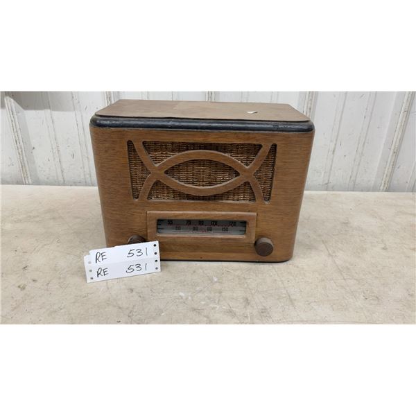 1946 Astra DR-102U Tube Radio by Brand and Millen Ltd., Circa 1947-1949, Wood Cabinet, AM Dial