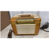 Image 2 : Packard-Bell Model 537 "Stationized" Wood Tube Radio and Bakelite Tabletop Tube Radio