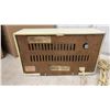 Image 4 : Vintage RCA RP-102 AM Clock Radio, Early 1960s, and More Vintage Tabletop Radios