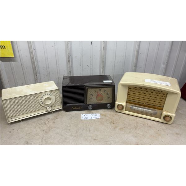 Vintage Tube Radio Lot: General Electric RC 6517-2, Silvertone Clock Radio and More
