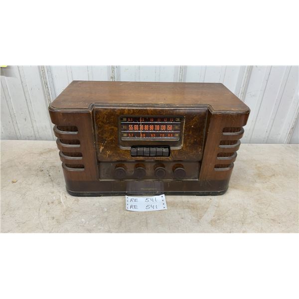 Vintage Westinghouse Model 808 Multi-Band Tabletop Radio, Circa 1939-1940, With Push-Button Tuning