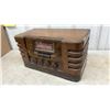 Image 4 : Vintage Westinghouse Model 808 Multi-Band Tabletop Radio, Circa 1939-1940, With Push-Button Tuning