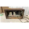 Image 5 : Vintage Westinghouse Model 808 Multi-Band Tabletop Radio, Circa 1939-1940, With Push-Button Tuning