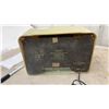 Image 4 : Coronado Bakelite Radio and Addison Wood-Cased Tube Radio, 1940s