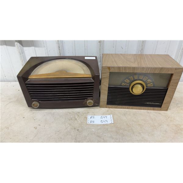 Vintage Farnsworth AT-07 Bakelite AM Radio (1941) and RCA Victor 8 x 541 Wood AM Radio (1949)