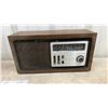 Image 2 : Vintage Westinghouse Portable AM Radio and Zenith Z415 AM/FM Wood Grain Radio