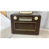 Image 5 : Vintage Westinghouse Portable AM Radio and Zenith Z415 AM/FM Wood Grain Radio
