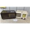 Image 1 : 2 Vintage Philco Tabletop Tube Radios Including 1950 Model 82 Bakelite Case