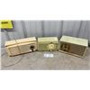 Image 1 : 3 Vintage Tube Radios Including RCA Victor Nipper Ten, Nipper and Regal Clock Radio