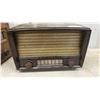 Image 5 : Zenith High Fidelity AM/FM Radio & Westinghouse AM Radio