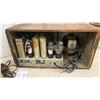 Image 8 : 2 Vintage Wooden Tube Radios; 1947 Westinghouse Model 579 and RCA 85-TA