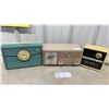 Image 1 : Vintage RCA Victor 1-R-315 Portable AM Radio, RC-1215 Clock Radio, Strauss Clock Radio