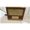 Image 7 : Two Vintage Radios: 1947-48 Viking 4526 Restored Electrically & GE Wood Case Radio